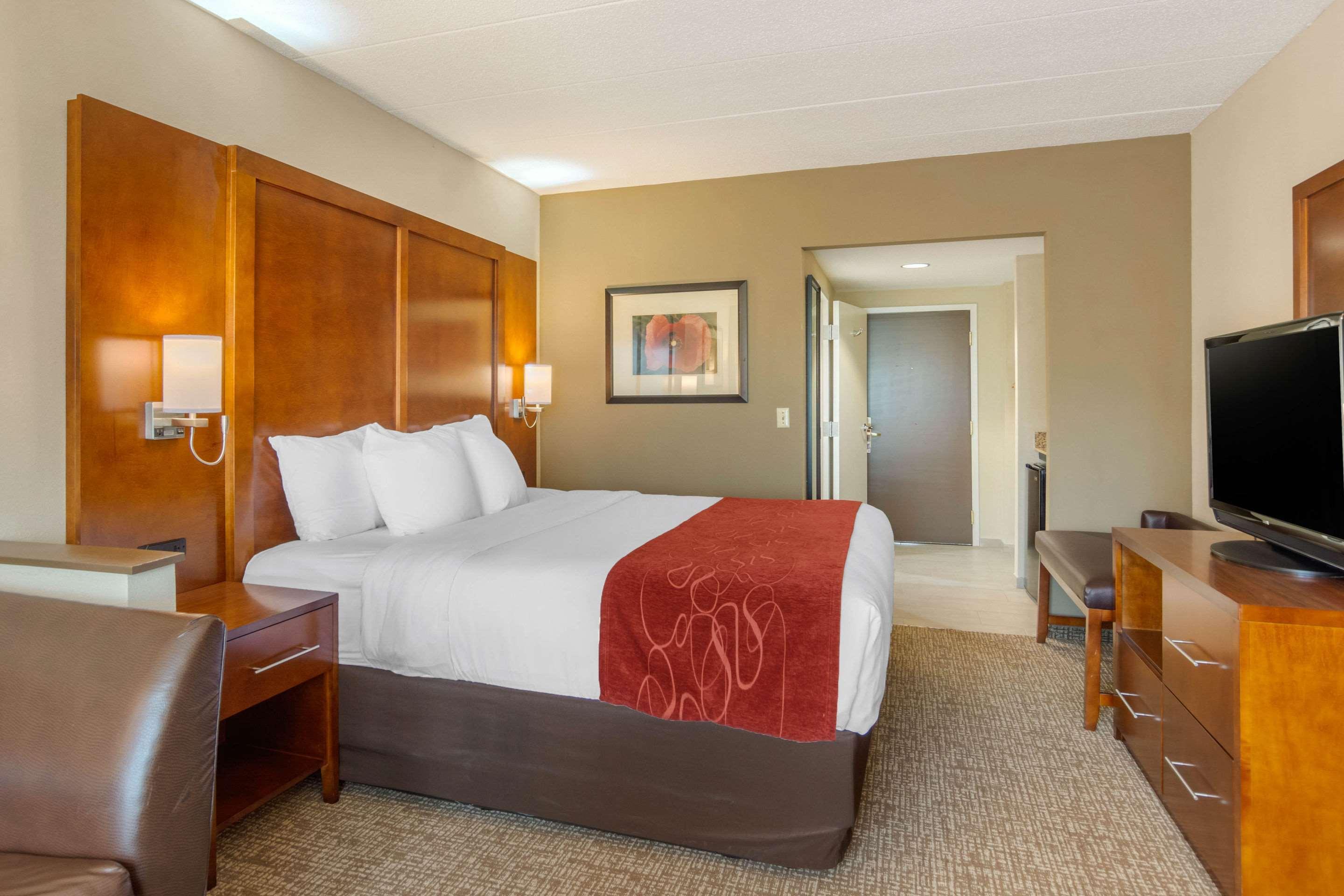 คอมฟอร์ต สวีท เซาท์พาร์ค Hotel โคโลเนียลไฮท์ส ภายนอก รูปภาพ