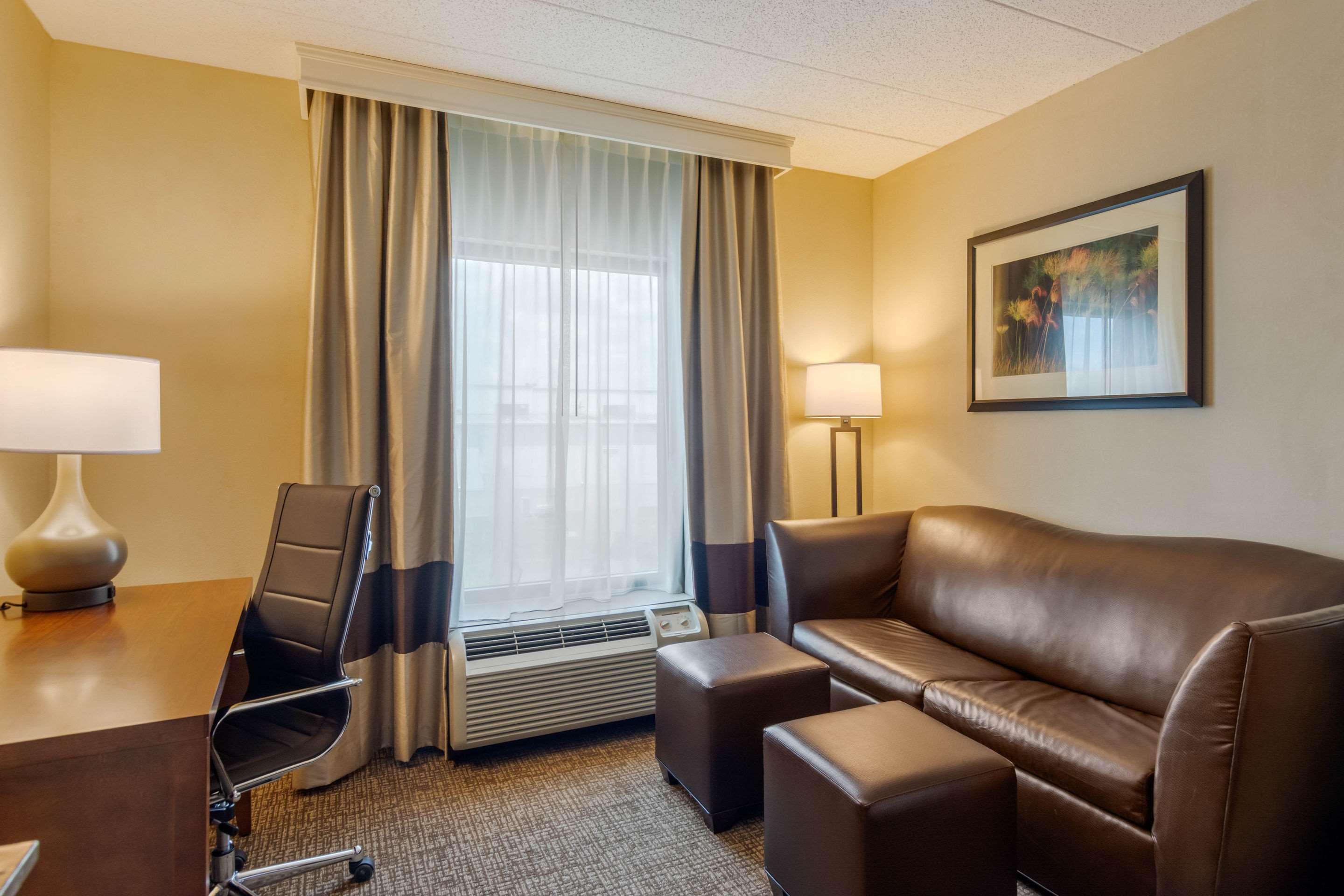คอมฟอร์ต สวีท เซาท์พาร์ค Hotel โคโลเนียลไฮท์ส ภายนอก รูปภาพ