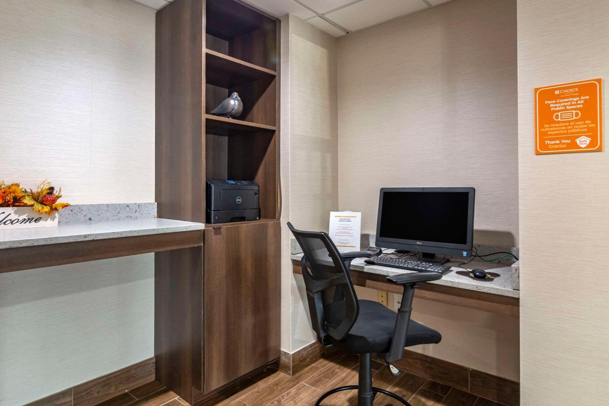คอมฟอร์ต สวีท เซาท์พาร์ค Hotel โคโลเนียลไฮท์ส ภายนอก รูปภาพ
